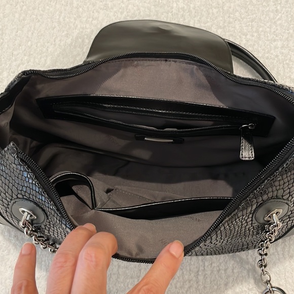 CHARLIE LAPSON BLACK HANDBAG/ SHOULDER BAG WITH SILVER TONE HARDWARE - Picture 10 of 16